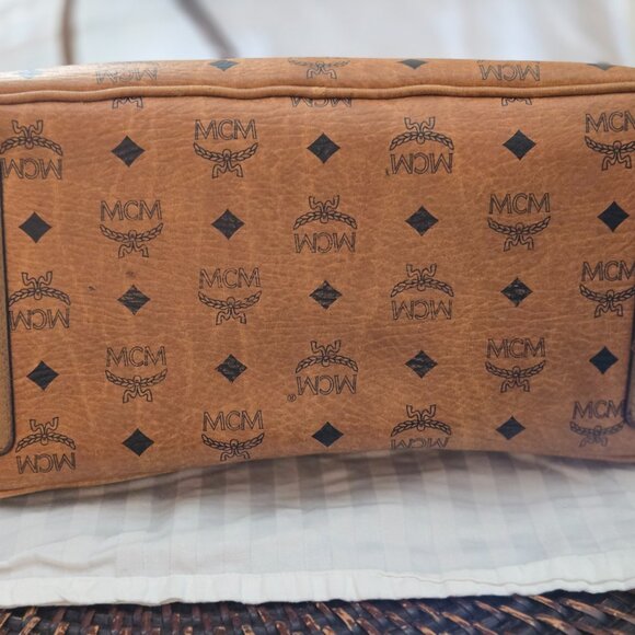 MCM Liz Reversible Large Visetos Tote Bag - Picture 6 of 7